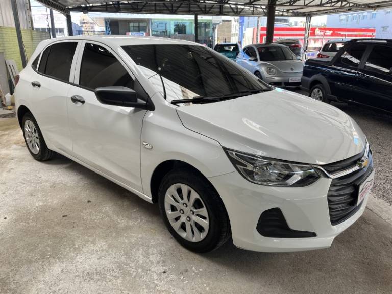 CHEVROLET - ONIX - 2019/2020 - Branca - R$ 68.900,00