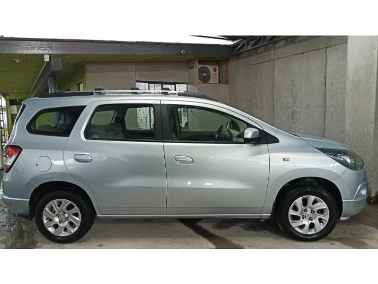 CHEVROLET - SPIN - 2012/2013 - Prata - R$ 50.900,00