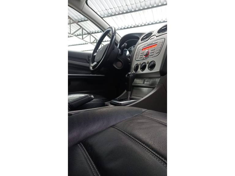 FORD - FOCUS - 2012/2013 - Branca - R$ 45.900,00