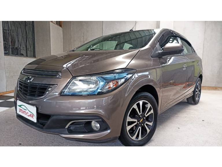 CHEVROLET - ONIX - 2013/2014 - Cinza - R$ 50.900,00
