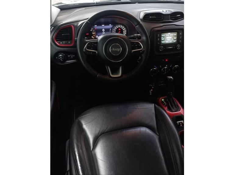 JEEP - RENEGADE - 2015/2016 - Preta - R$ 77.900,00