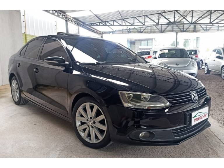 VOLKSWAGEN - JETTA - 2013/2013 - Preta - R$ 67.900,00