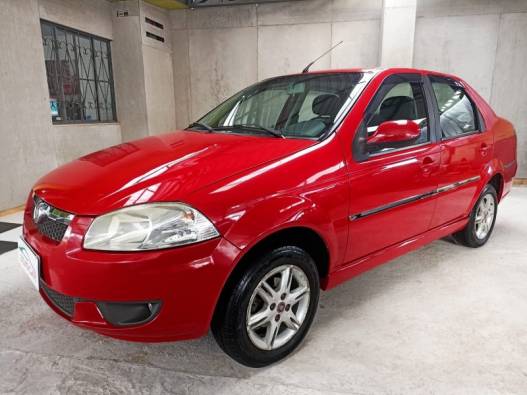 FIAT - SIENA - 2012/2013 - Vermelha - R$ 32.900,00