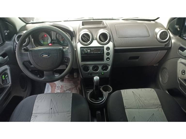 FORD - FIESTA - 2009/2009 - Prata - R$ 28.900,00