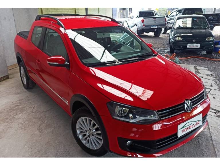 VOLKSWAGEN - SAVEIRO - 2015/2015 - Vermelha - R$ 64.900,00