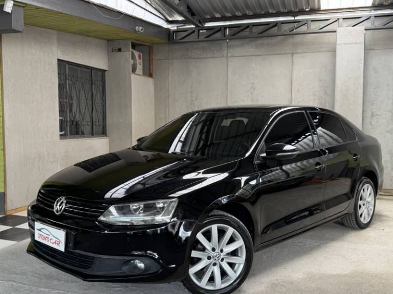 VOLKSWAGEN - JETTA - 2013/2013 - Preta - R$ 64.900,00