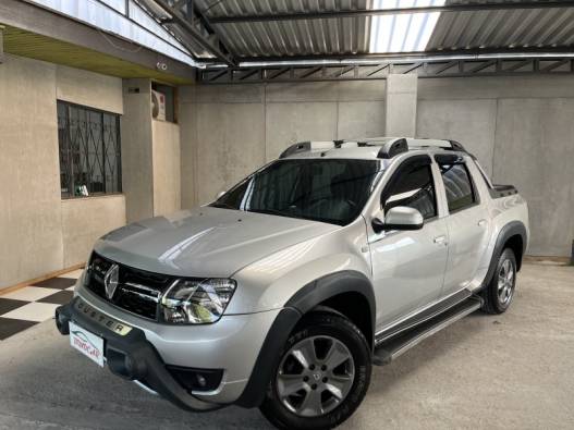 RENAULT - DUSTER OROCH - 2016/2017 - Prata - R$ 74.900,00