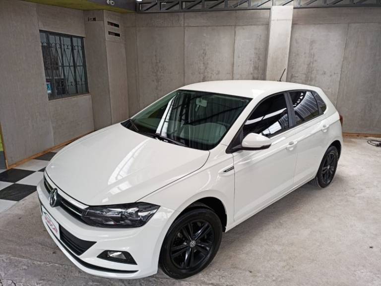 VOLKSWAGEN - POLO - 2018/2019 - Branca - R$ 69.900,00