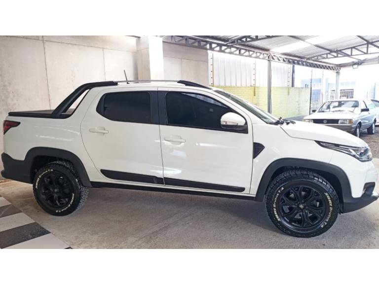 FIAT - STRADA - 2020/2021 - Branca - R$ 99.900,00