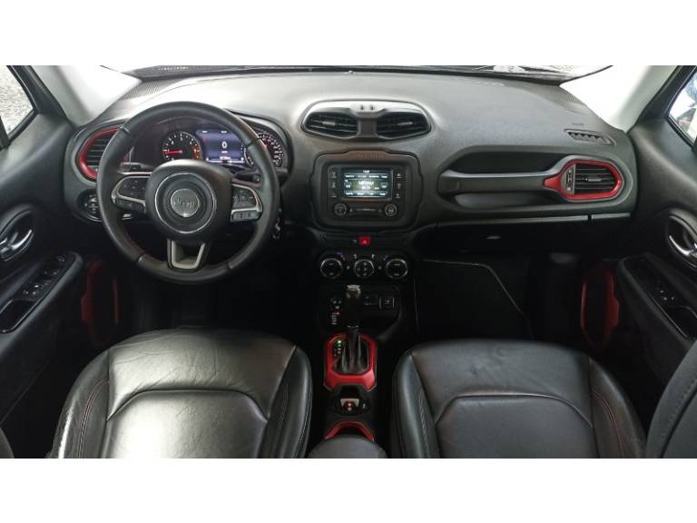 JEEP - RENEGADE - 2015/2016 - Preta - R$ 77.900,00