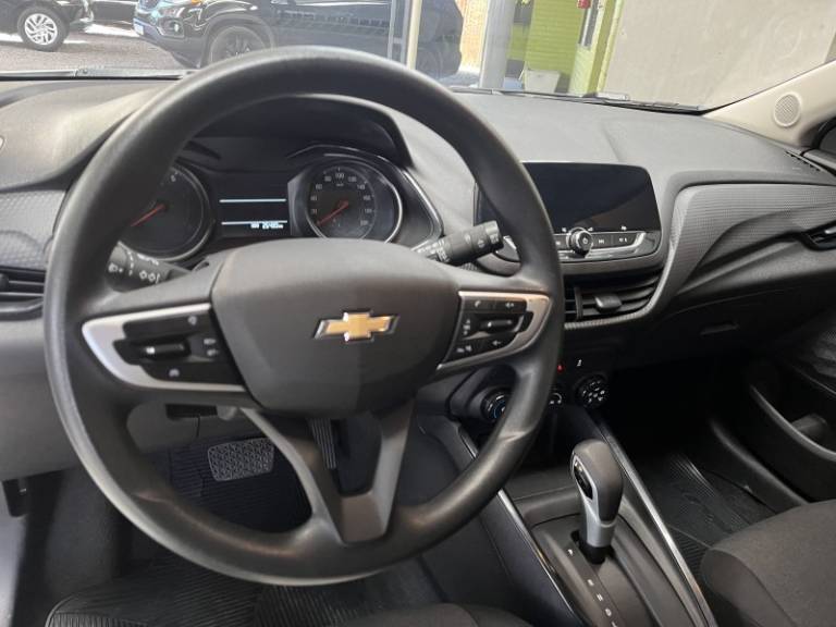 CHEVROLET - ONIX - 2019/2020 - Branca - R$ 68.900,00