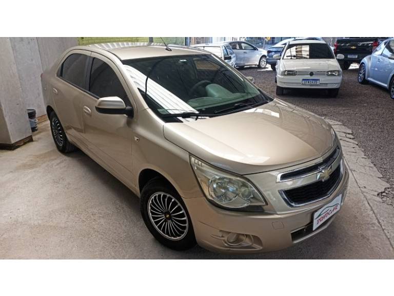 CHEVROLET - COBALT - 2012/2012 - Bege - R$ 37.900,00
