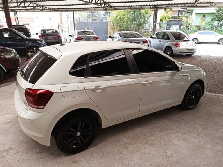 VOLKSWAGEN - POLO - 2018/2019 - Branca - R$ 69.900,00