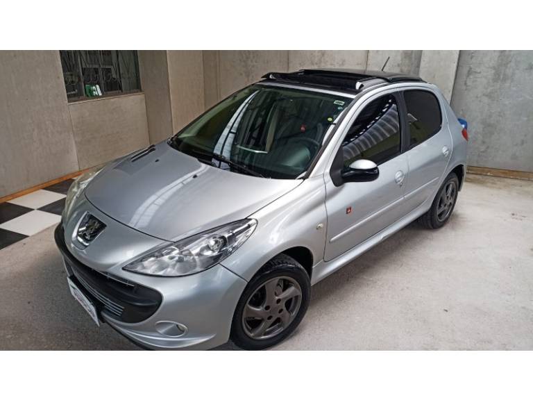 PEUGEOT - 207 - 2010/2011 - Prata - R$ 24.900,00