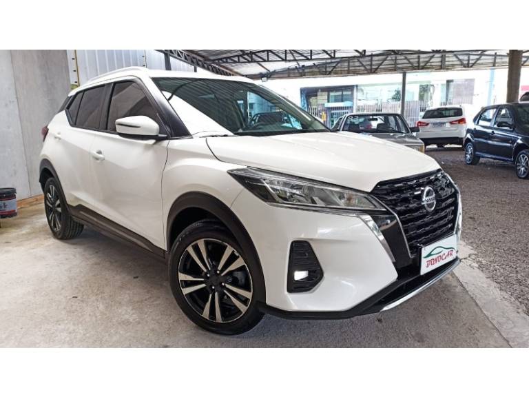 NISSAN - KICKS - 2022/2022 - Branca - R$ 99.900,00
