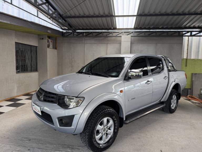 MITSUBISHI - L200 TRITON - 2013/2013 - Prata - R$ 85.900,00