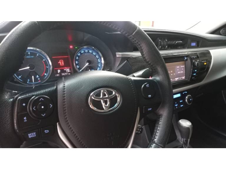 TOYOTA - COROLLA - 2015/2015 - Cinza - R$ 86.900,00