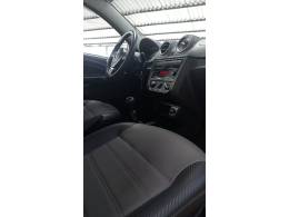 VOLKSWAGEN - SAVEIRO - 2015/2015 - Vermelha - R$ 64.900,00