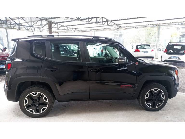 JEEP - RENEGADE - 2015/2016 - Preta - R$ 77.900,00
