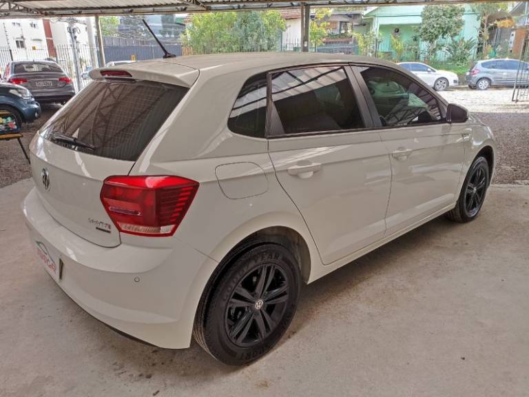 VOLKSWAGEN - POLO - 2018/2019 - Branca - R$ 69.900,00