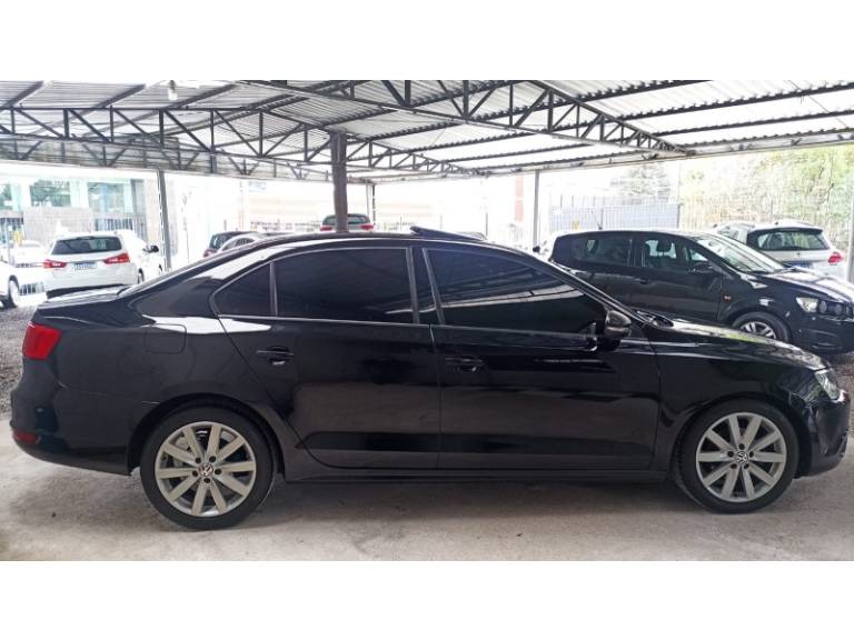 VOLKSWAGEN - JETTA - 2013/2013 - Preta - R$ 67.900,00