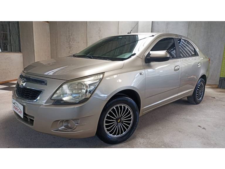 CHEVROLET - COBALT - 2012/2012 - Bege - R$ 37.900,00