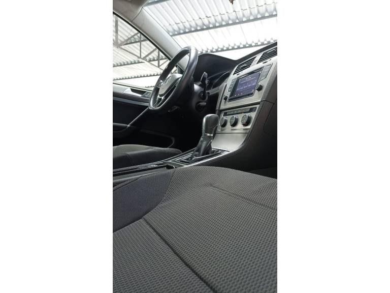 VOLKSWAGEN - GOLF - 2014/2014 - Branca - R$ 75.900,00