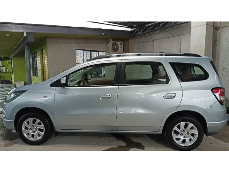 CHEVROLET - SPIN - 2012/2013 - Prata - R$ 50.900,00