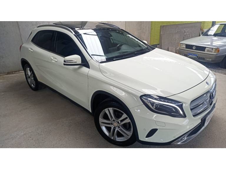MERCEDES-BENZ - GLA 200 - 2017/2017 - Branca - R$ 118.900,00