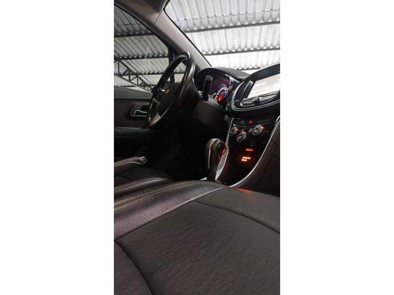 CHEVROLET - TRACKER - 2018/2019 - Preta - R$ 89.900,00