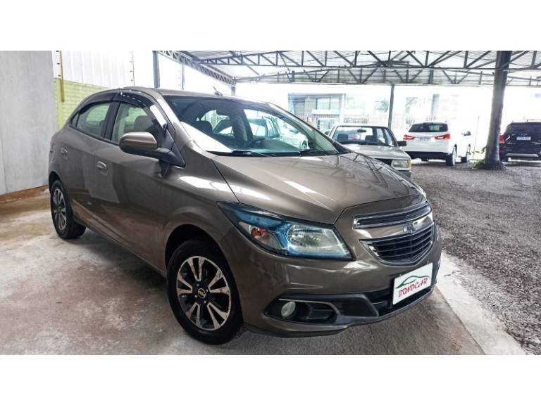 CHEVROLET - ONIX - 2013/2014 - Cinza - R$ 54.900,00