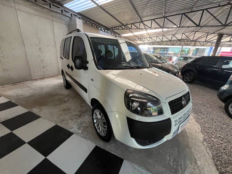 FIAT - DOBLÓ - 2019/2020 - Branca - R$ 74.900,00