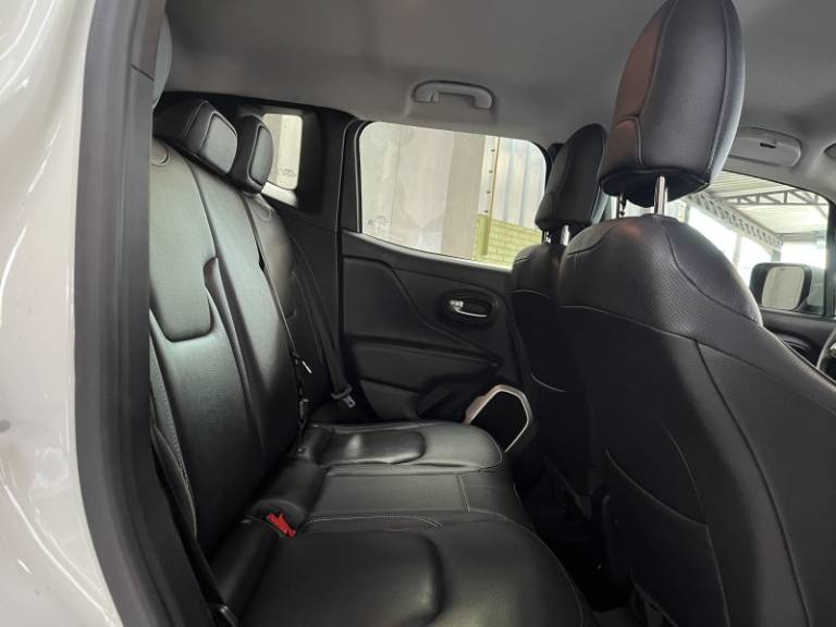 JEEP - RENEGADE - 2018/2019 - Branca - R$ 78.900,00