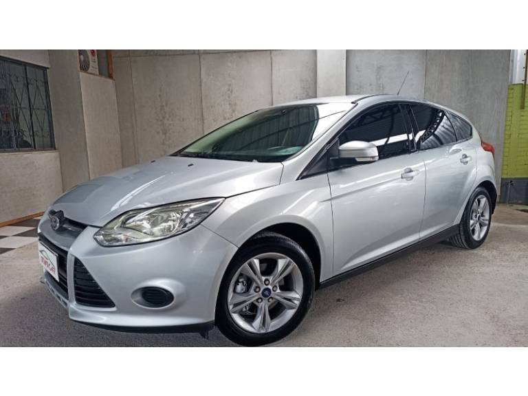 FORD - FOCUS - 2015/2015 - Prata - R$ 55.900,00