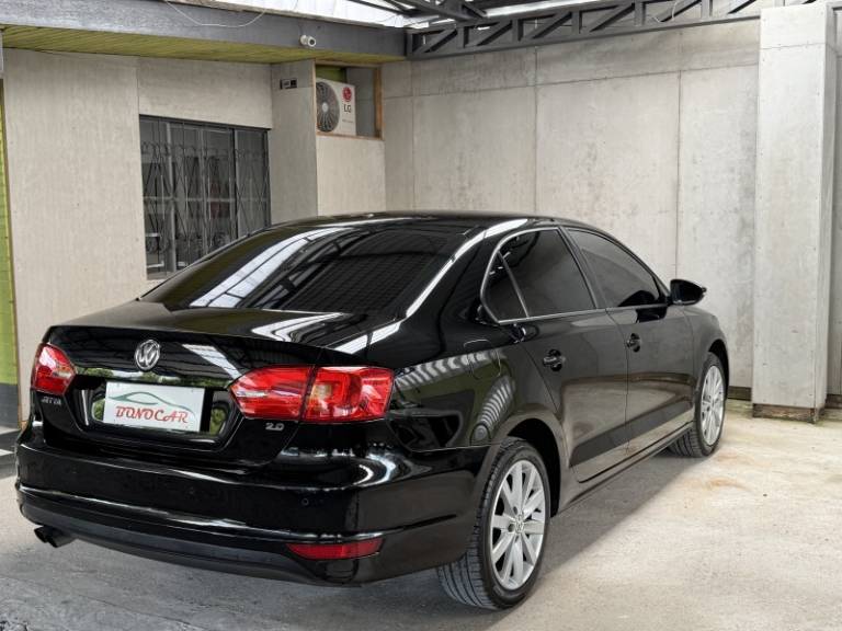 VOLKSWAGEN - JETTA - 2013/2013 - Preta - R$ 64.900,00