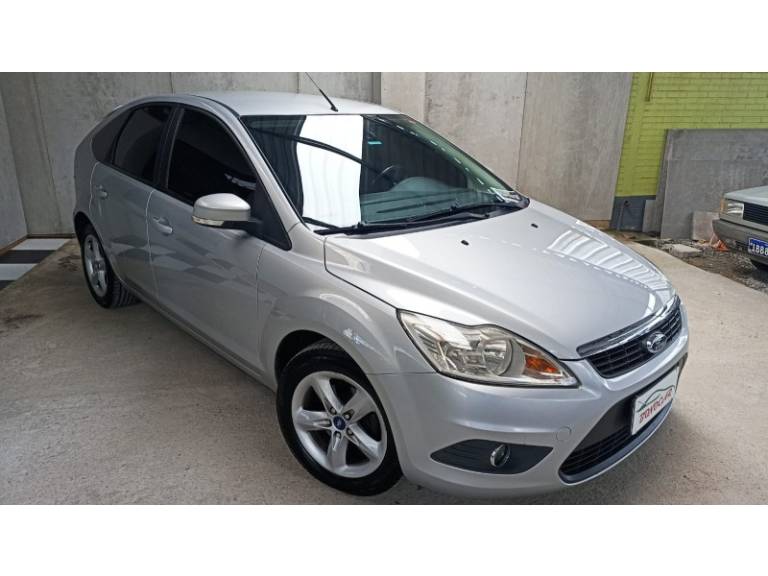 FORD - FOCUS - 2013/2013 - Prata - R$ 43.900,00