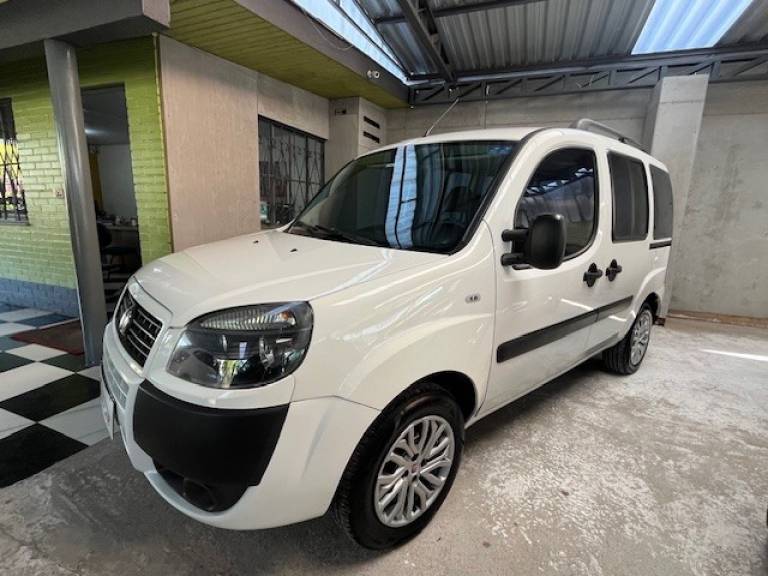 FIAT - DOBLÓ - 2019/2020 - Branca - R$ 74.900,00