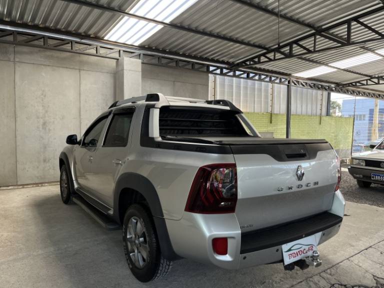 RENAULT - DUSTER OROCH - 2016/2017 - Prata - R$ 74.900,00