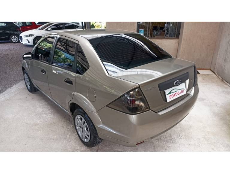 FORD - FIESTA - 2011/2012 - Prata - R$ 34.900,00