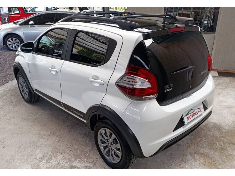 FIAT - MOBI - 2021/2022 - Branca - R$ 55.900,00