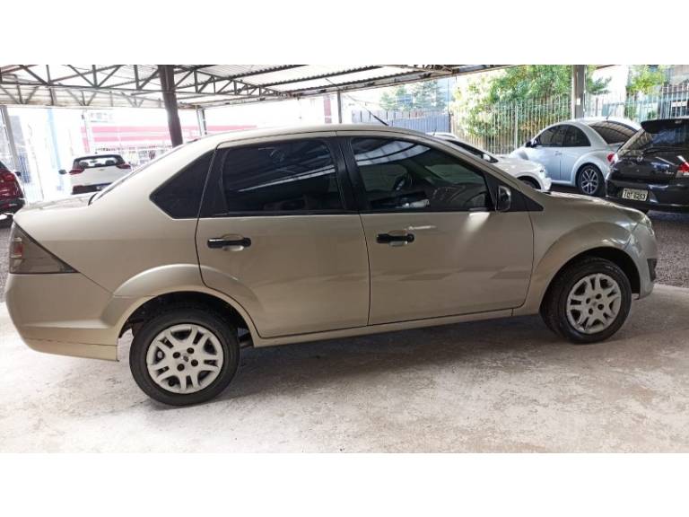 FORD - FIESTA - 2011/2012 - Prata - R$ 34.900,00