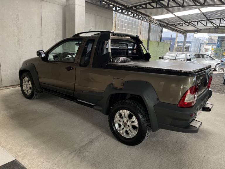 FIAT - STRADA - 2008/2009 - Cinza - R$ 45.900,00