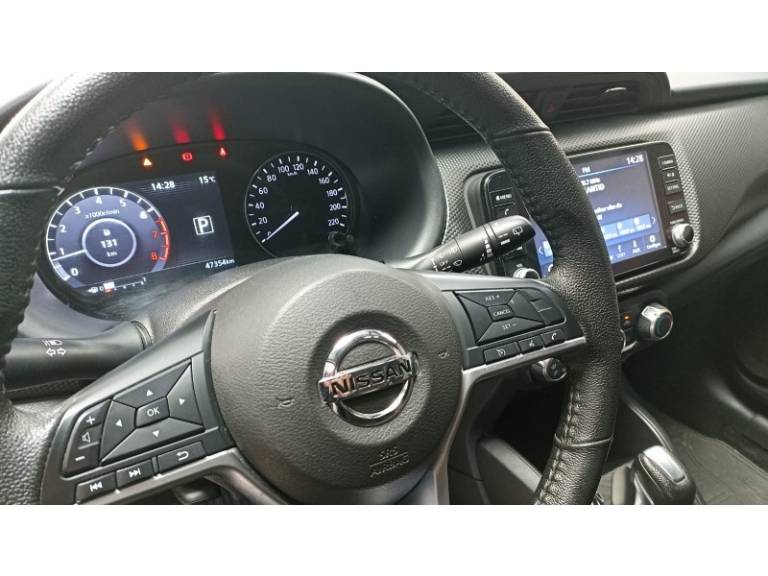 NISSAN - KICKS - 2022/2022 - Branca - R$ 99.900,00