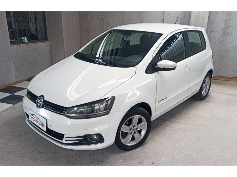 VOLKSWAGEN - FOX - 2017/2018 - Branca - R$ 53.900,00