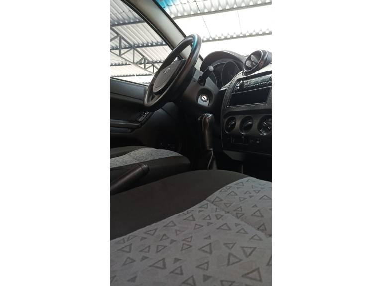 FORD - FIESTA - 2011/2012 - Prata - R$ 34.900,00