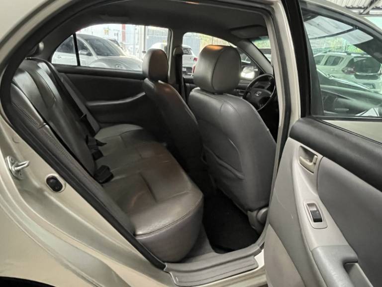 TOYOTA - COROLLA - 2006/2006 - Dourada - R$ 39.900,00