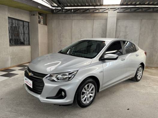 CHEVROLET - ONIX - 2022/2023 - Prata - R$ 68.900,00