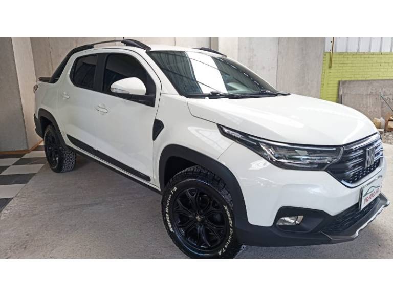FIAT - STRADA - 2020/2021 - Branca - R$ 97.900,00