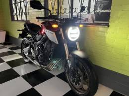 HONDA - CB 650R - 2020/2020 - Vermelha - R$ 49.900,00