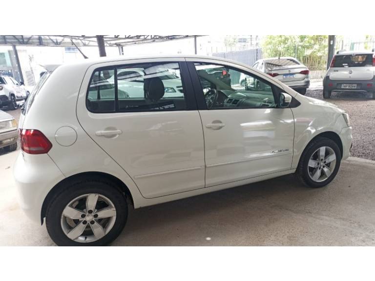 VOLKSWAGEN - FOX - 2017/2018 - Branca - R$ 53.900,00